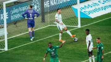 رباعية نظيفة.. الأهلي يكتسح الاتفاق ويواصل مطاردة صدارة دوري روشن السعودي